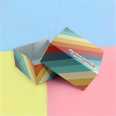 Ekibikka ekikuŋŋaanyizibwa ne base gift paper box .